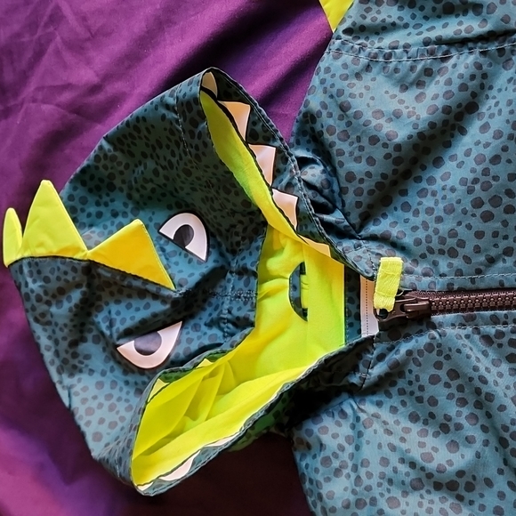 Boy's Dino rain jacket! - Picture 2 of 7